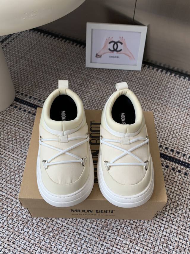 Moon Boot park系列 25秋冬季新款 雪地靴 长期主义购物一Moonboot雪地靴因为冬天想去追极光，对比了很多雪地靴，超轻发泡大底 Moonboo