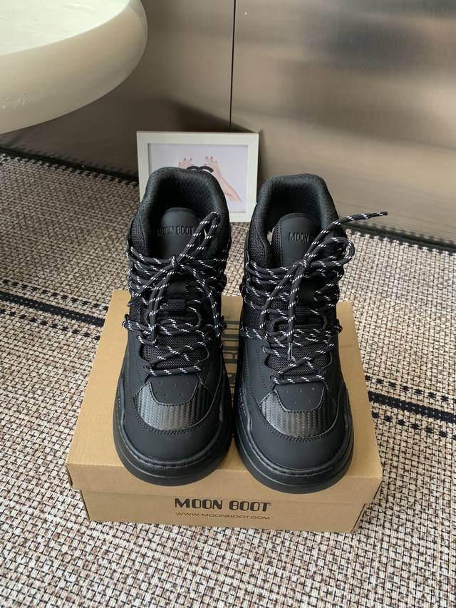 Moon Boot park系列 25秋冬季新款 雪地靴 长期主义购物一Moonboot雪地靴因为冬天想去追极光，对比了很多雪地靴，超轻发泡大底 Moonboo
