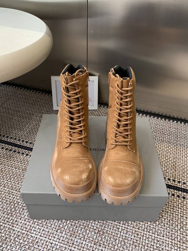 男款 Balenciaga 巴黎世家 Stomper短靴 2025冬季最新爆单款 购入原版开发 大底开模 仿古做旧工艺效果工装系带靴 圆头裸靴侧拉链厚男士底靴