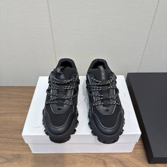 jimmy Choo 吉米周 2025新款Diamond X Ii M 系列老爹鞋 厚底休闲鞋 上新，柔软皮革材质精心制作，立体廓形比例夸张，成就别具一格的个性