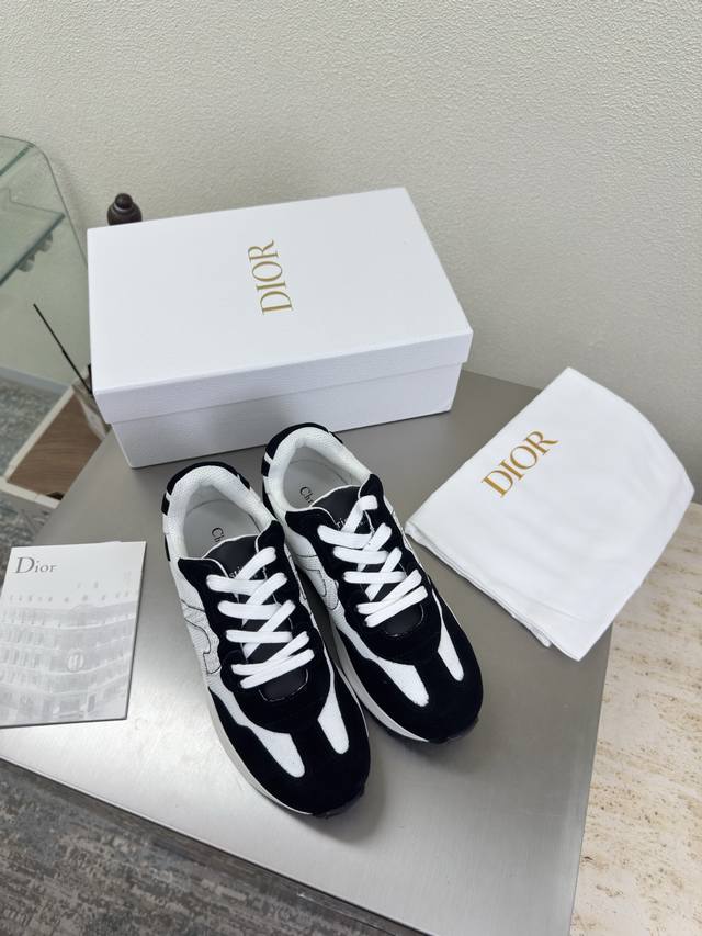 c D 字母 阿甘鞋 情侣款 Dior 运动鞋 原版一致 黑白 熊猫色 头层牛皮 男款10 质感满满 牛反绒皮 鞋型升级到极致脚感 超级美 今年必不可少的时尚单