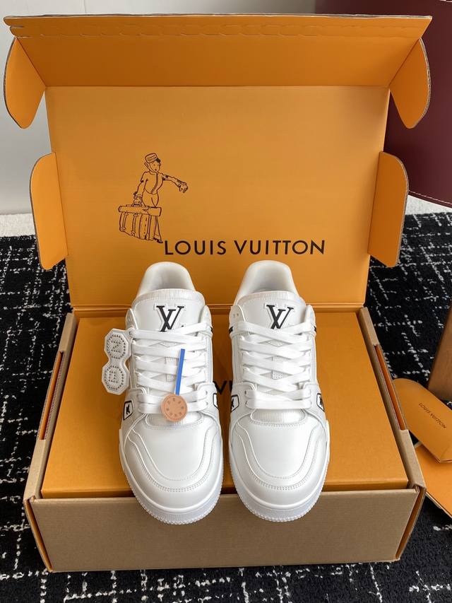 代购级 官网同步盒包装 Louis Vuitton 25Ss 驴家的爆款！Trainer板鞋，每个人都必须入的款，绝不后悔！ 超级百搭高级！什么衣服都好搭。最主