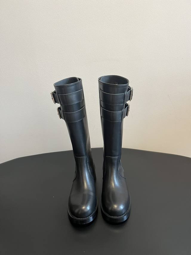 Ann Demeulemeester 官网Jay Boots神奇两穿骑士靴长靴 24年Brand New升级版-顶级 全新呈献 别在平凡中沉溺，Ann 以悠久的