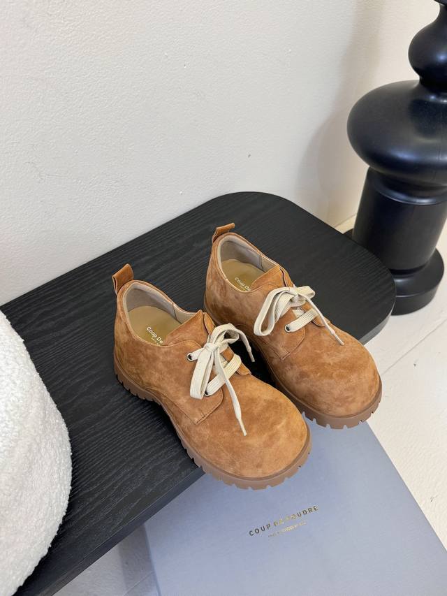 Coup De Foudre 经典时尚简约烟筒靴百搭真皮内增高短筒大黄靴 Cdf女鞋轻奢冬季经典时尚简约烟筒靴百搭真皮内增高短筒大黄靴 6.5Cm厚底修饰腿部线