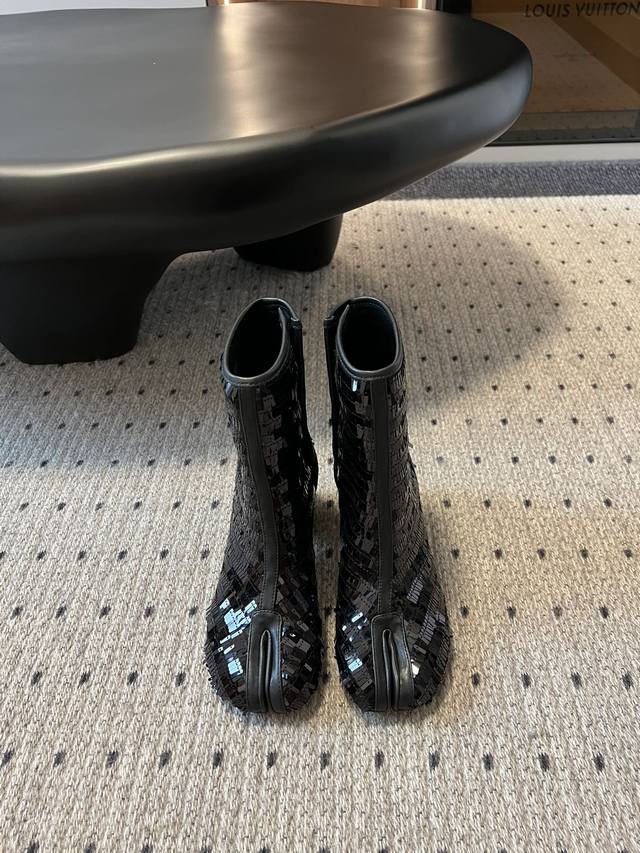 代购级别 Maison Margiel* 玛吉拉分趾高跟短靴 Mm6家Tabi分趾鞋靴秋冬新品最高版本买手代购1:1完美复刻分趾Tabi靴原版开模双层真皮鞋底