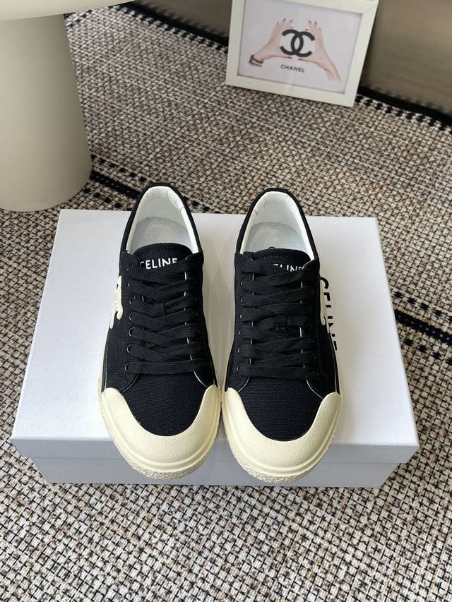 代购级 Celine思琳赛琳Celine Runner Cr-03运动鞋鞋舌和鞋后帮饰有Celine标志运动鞋侧面凹印Cr-03字样 鞋后帮和侧面压印Celin
