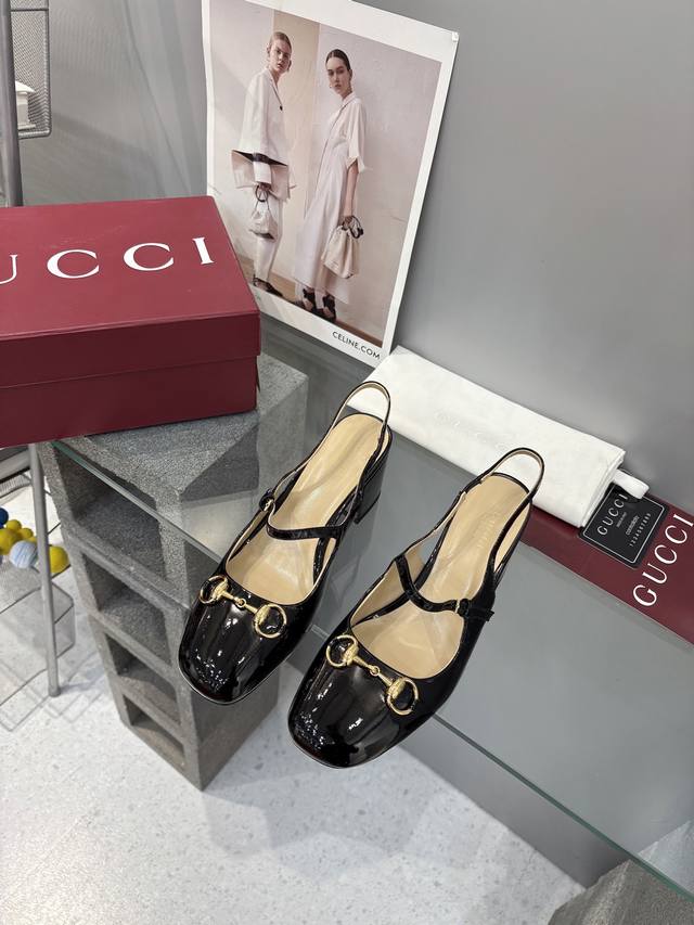 工厂p价p 古奇 Guccⅰ 经典女鞋:原版一比一开发，精心调制的鞋楦，面料采用原版质感.进口漆皮.配原板电渡五金Gg扣 细腻到无可挑剔！ 羊皮：内里和垫脚 跟