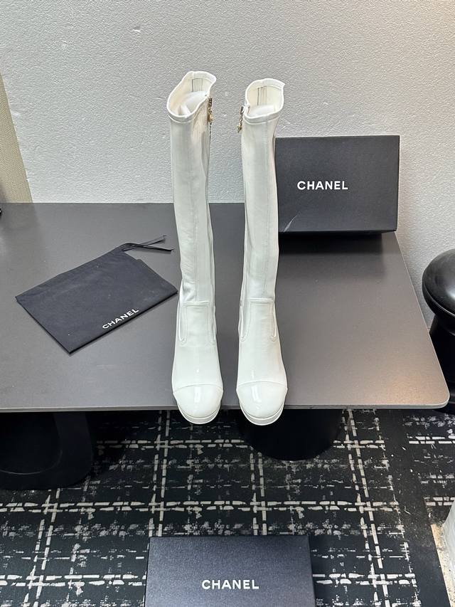 香奈儿Chanel 小香家高靴长靴 厚底粗跟防水台优雅增高拉链女靴 筒高38㎝，小腿围33.5厘米，脚踝26厘米 鞋面：牛皮 磨砂牛皮+弹力pu 弹力磨砂反绒布