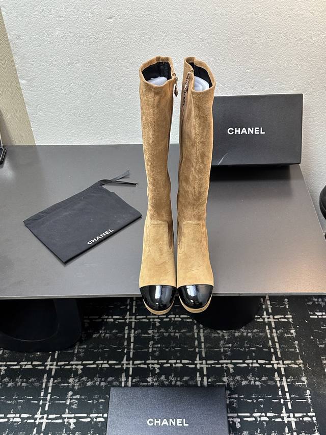 香奈儿Chanel 小香家高靴长靴 厚底粗跟防水台优雅增高拉链女靴 筒高38㎝，小腿围33.5厘米，脚踝26厘米 鞋面：牛皮 磨砂牛皮+弹力pu 弹力磨砂反绒布