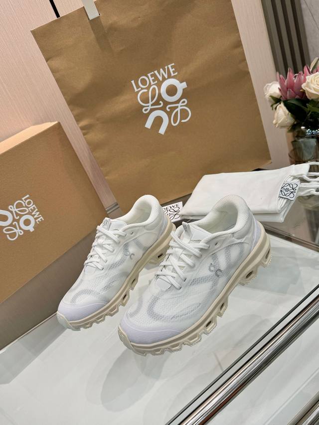 出 2025昂跑罗意威联名3.0系列全新启幕 Loewe 罗意威 Xon 昂跑第7次联名炸裂登场！ Cloudventure硬核越野系列 男士专属6配色限定卡其