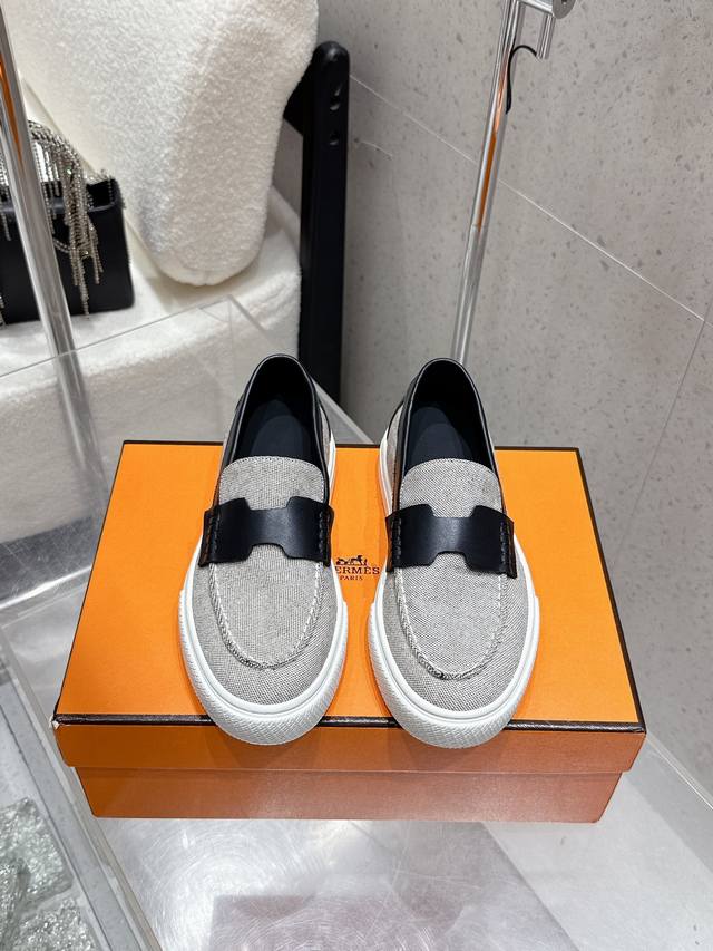 代购级 情侣款 布面 男10 Hermes 爱马仕 H家 Game Kelly扣厚底乐福鞋 小牛皮乐福鞋风格免系带休闲运动鞋，搭配功能性镀钯Kelly鞋扣。 原