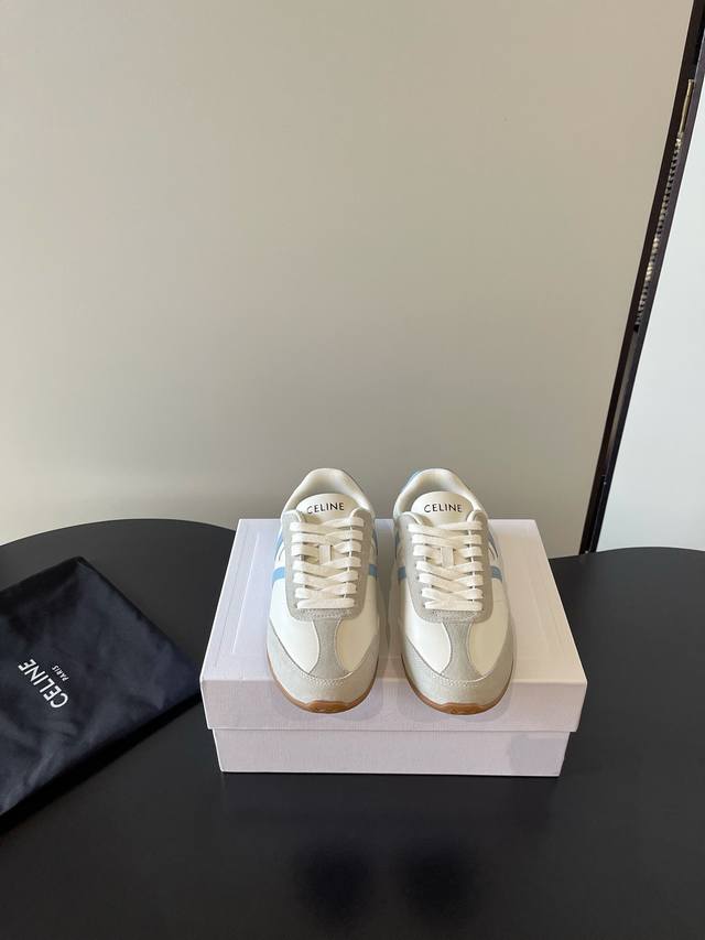 Celine 最新款 复古 德训 小白鞋 火爆推出新的配色版型整体设计简约和经典配色可闭眼入的那种Celine Homme Celine全新Trainer系列诠