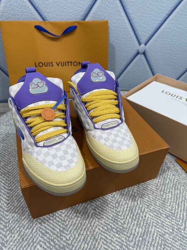 面包鞋 升级版 Lv-路易-威登 pk市场一切版本 情侣款 走秀新款 篮球板鞋 代购品质 原版1：1开发复刻！！上脚非常舒适 做工精细 鞋面由意大利进口小牛皮拼