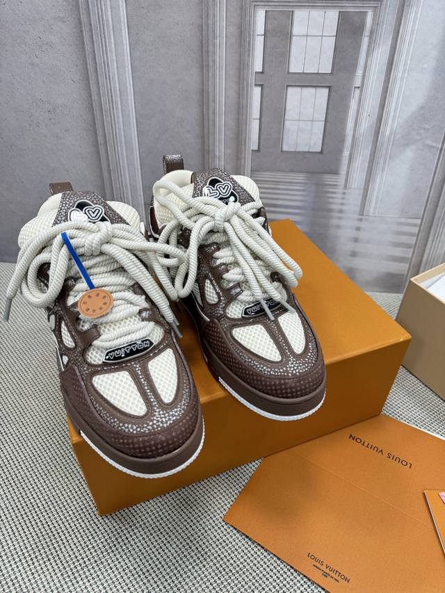 面包鞋 升级版 Lv-路易-威登 pk市场一切版本 情侣款 走秀新款 篮球板鞋 代购品质 原版1：1开发复刻！！上脚非常舒适 做工精细 鞋面由意大利进口小牛皮拼