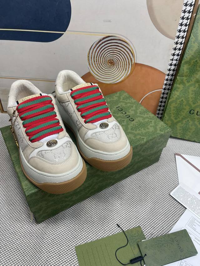 顶级版本 Gucci 古驰 最新款 Screener系列胖墩鞋 带芯片 Rmb:11610原版购入 原版1:1复刻 Screener系列运动鞋，侧面饰有条纹织带