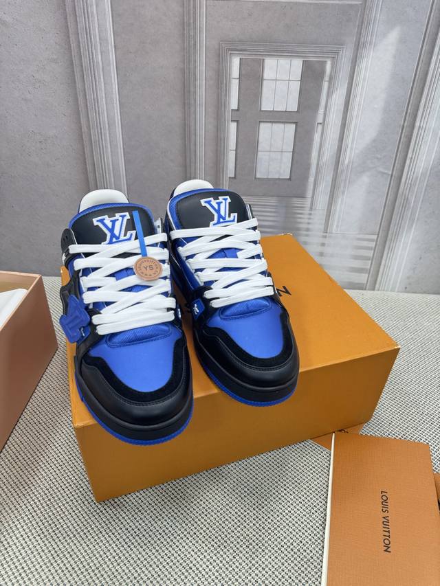 Lv-Trainer路易-威登 pk市场一切版本 情侣款 走秀新款 篮球板鞋 代购品质 原版1：1开发复刻！！上脚非常舒适 做工精细 鞋面由意大利进口小牛皮拼接
