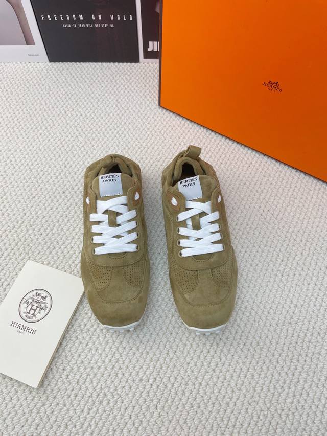 爱马仕Hermes 24Ss 春夏秀款 德训鞋 阿甘鞋 各大博都主有荐推的 永不褪色的阿甘训德鞋 绝对人手入必的德训白小鞋 原版开发，选料对色完美大货 越看单简
