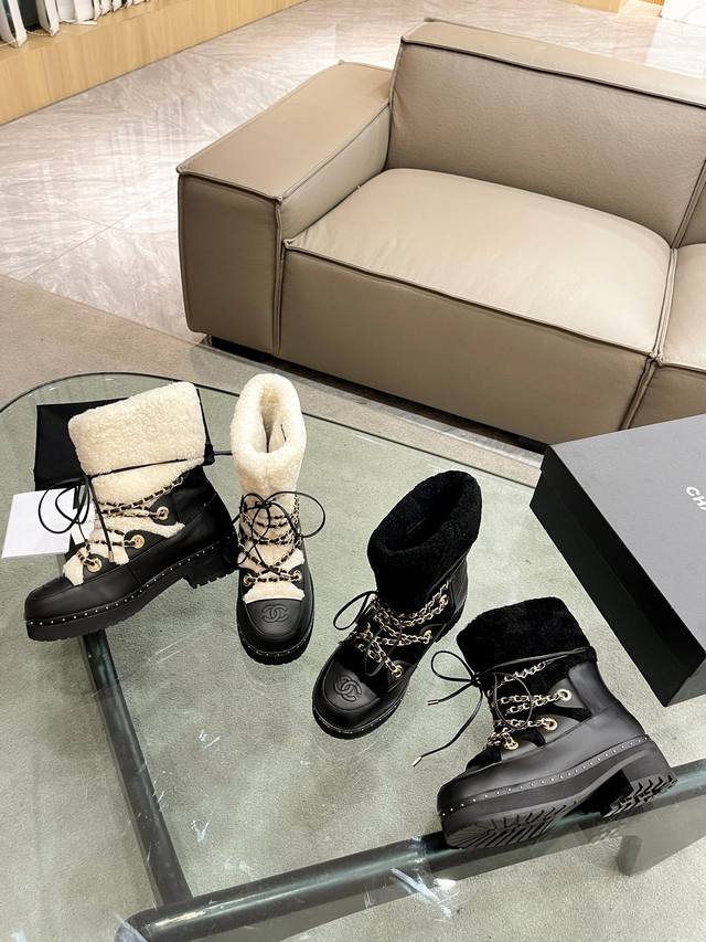 2025 Chanel 香奈儿 小香官网同步秋冬超火爆羊羔毛雪地靴 Sss秋冬高端定制，各大明星网红走秀款百年经典！独家巨献！重磅来袭！！！意大利专业调楦师调楦