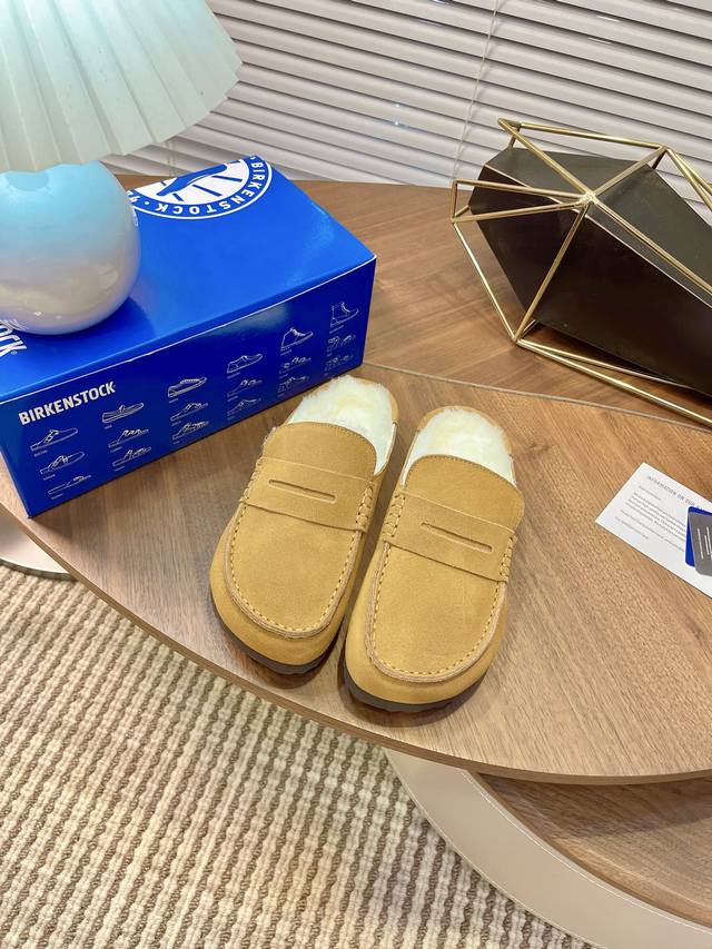 Birkenstock 勃肯 包头毛毛拖鞋加绒软木外穿Buckley Shearling系列 万年经典勃肯强势推出，一个品牌就是一个鞋子类型，其构造鉴于人体工学