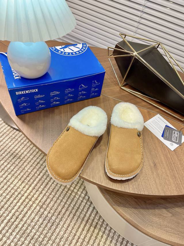 Birkenstock 勃肯 包头毛毛拖鞋加绒软木外穿Buckley Shearling系列 万年经典勃肯强势推出，一个品牌就是一个鞋子类型，其构造鉴于人体工学