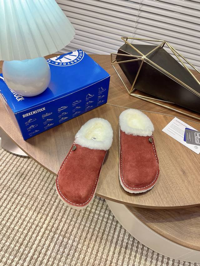 Birkenstock 勃肯 包头毛毛拖鞋加绒软木外穿Buckley Shearling系列 面料采用2.8- 厚底的头层牛皮，此牛皮需要从水厂开始做皮，非常的
