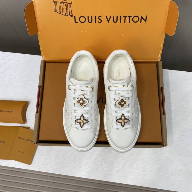 出厂价p 25Ss早秋走秀新款Louis Vuiteeon Lv Tilted系列 厚底休闲运动鞋 26春夏男士走秀款Tilted 运动鞋 大放异彩 采用经典棋
