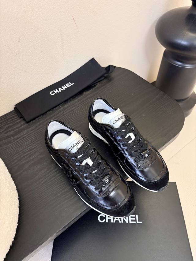 Chanel 香奈儿 2025新款小香风麂皮圆头熊猫厚底运动鞋时尚增高鞋休闲鞋 面料：进口羊皮 布面 内里：原版内里 鞋底：原版开模鞋底 全套包装 ：35-40