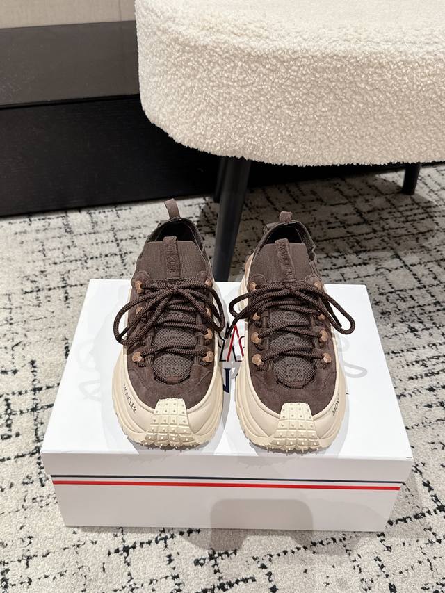 男款 Moncler盟可睐 25 最新 Trailgrip Lite 3 系列 户外 厚底 休闲 运动鞋 这款Trailgrip Lite 3 运动鞋轻松融合舒