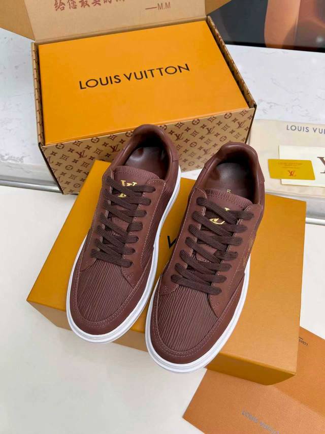 Louis Vuitton路易威登2025秋冬最新款 高端定制 1：1刻复 各大明星网红走秀最爱 本款 Territory 平底糅合丝光牛皮革和 Monogra