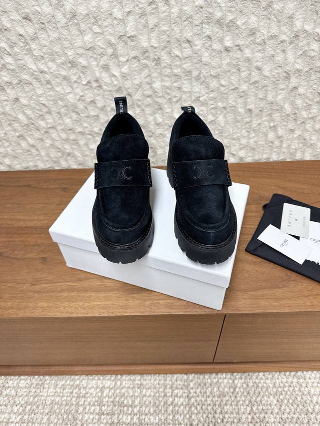 G101 Celine 赛琳 25Ss秋冬新款 思琳 厚底 乐福鞋 好多明星网红上脚 无敌显瘦 上脚超级好看百搭 进口意大利小牛皮皮质柔软 原版定制五金扣 鞋底