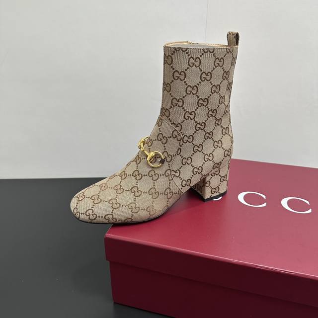 Gucci 古驰古奇2025G家秋冬新品经典马衔扣粗跟短靴 主打系列终于面世，狠货值得期待！原有的经典 创造新设计 代购级别！高级感十足！国内外博主刷爆的一款,