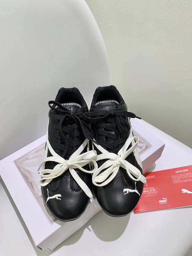 顶级品质Rose X puma彪马25Ss秋冬联名款薄底赛车德训双鞋带休闲鞋球鞋！经典 黑白 融合了Rose与生俱来的率性魅力与运动型格将经典从容的日常运动美学