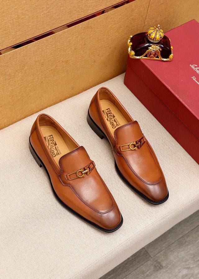 商品商标：Ferragamo 菲拉格慕 休闲皮鞋 正码码数: 38-44 45订制 商品材料：精选 进口头层小牛皮鞋面+奢华五金扣，进口水染牛皮内里。强烈立体视