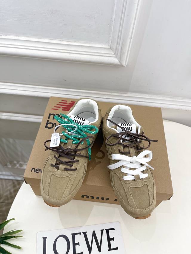 miu Miu 缪缪 25 专柜主打最新秀款 2025新品New Balance X Miu Miu 530 联名休闲运动鞋 火爆上新！ Bs缪家高货 顶级工艺