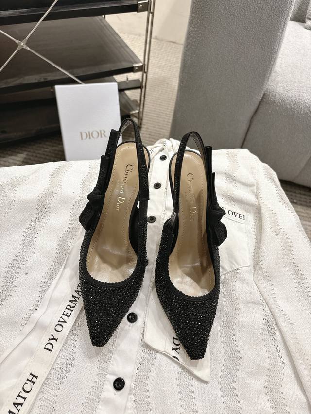 Dior 迪奥 经典织带 猫跟 凉鞋，Dior 高贵优雅的最顶级段位 ，随意对比验货，J'adior刺绣饰带 蝴蝶结鞋，并以简洁净色来增强百搭 把女人味展现得淋