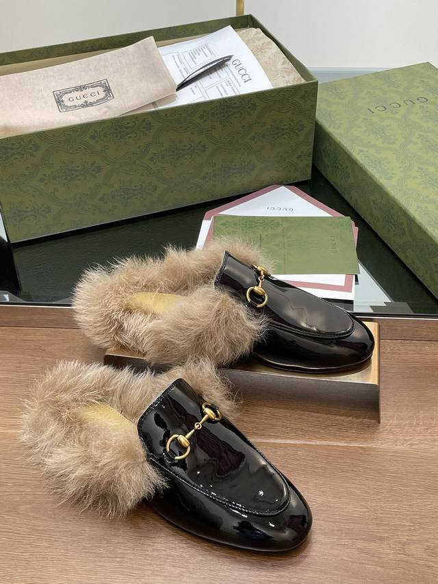 古奇万年经典 乐福毛拖 Gucci高版本毛拖 原版1:1复刻开发 原版一致进口小牛皮 版型1:1复制 面料：进口软牛漆皮 内里 垫脚：漆牛皮100%进口托斯卡纳