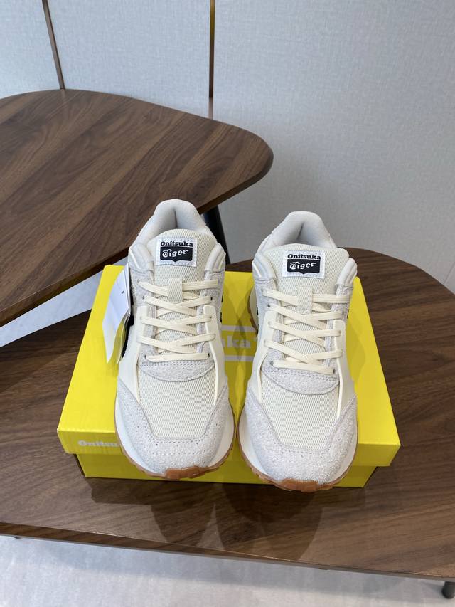 Asics 亚瑟士 Onitsuka Tiger 鬼塚虎 Moage Co 低帮耐磨 休闲跑步鞋 男女同款 灵感来自上世纪80年代的跑鞋，融合经典与现代风格，鞋