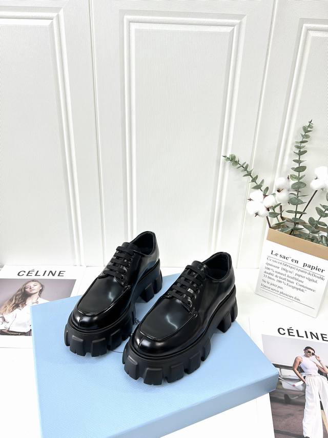 prad* Ss21New Arrival～ p家 新款，专贵4月新品 经典的车轮厚底+经典的乐福鞋面 鞋底不重，脚感超级舒适，增高5.5Cm 鞋面采用原版进口