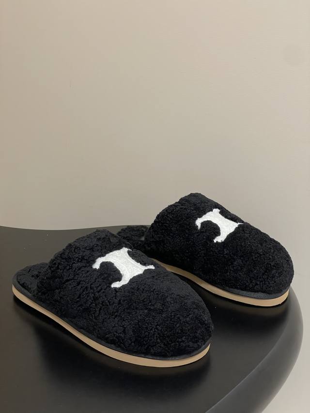 顶级品质 25Fw秋冬新款 Celine 赛琳 凯旋门穆勒毛拖鞋一脚蹬羊毛拖鞋 这一季的赛琳又让我重新爱了它一次！ 这季节美鞋太多这款毛拖 真的是让我无法自拔真