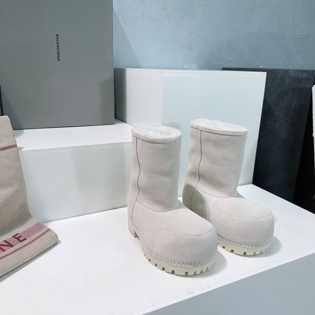高品质出厂中 ！顶级品质情侣款！Balenciaga巴黎世家25Ss秋冬新款雪地靴滑雪系列高靴松糕厚底保暖大头靴！ Skiwear最新款阿拉斯加雪地靴 正品Rm