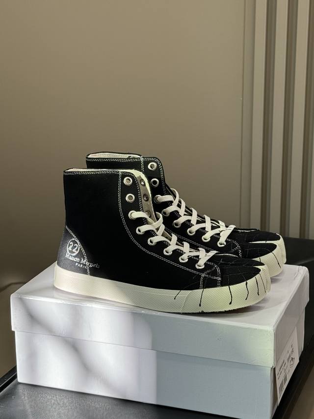 男款 Maisonmargiela 马吉拉Tabi分趾帆布鞋 25Fw 新款泼墨Tabi高帮低帮分趾鞋系列！ 马吉拉的经典分趾鞋 银色涂鸦实物超帅Sos 帆布鞋