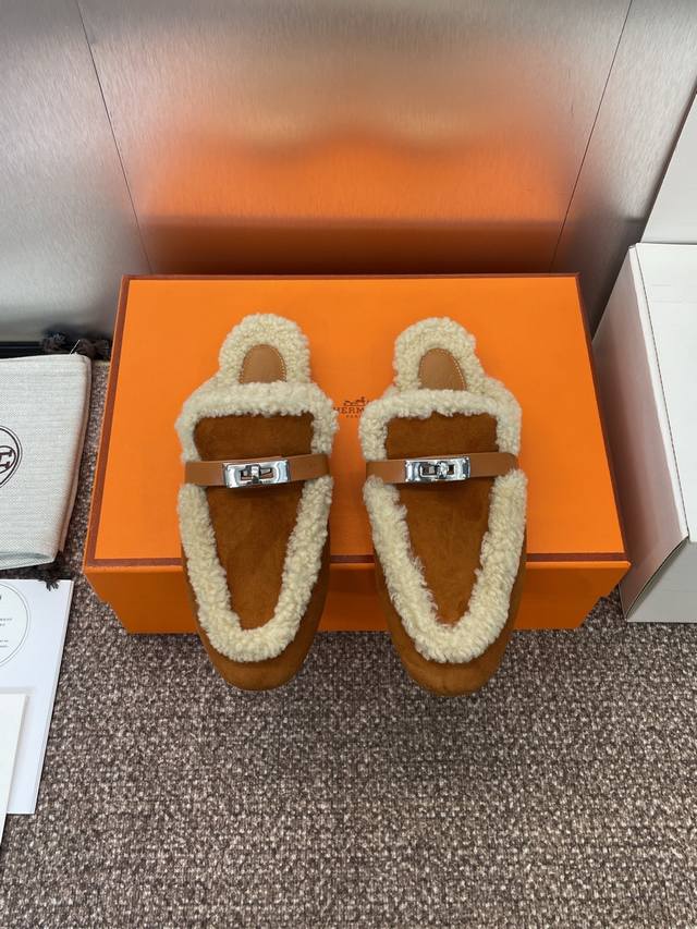 工厂p价p 莞货 代购级 爱马仕 Hermes 秋冬经典款 Kelly扣 Oz拼色皮毛一体女鞋 H家平底圆头穆勒拖鞋 材质：鞋面进口小牛皮 进口羊猄皮+100%