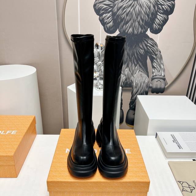 出厂: 独家顶级版本 Nakedwolf*24Vs秋季最新秀场恨天高防水台时装靴系列 松糕厚底弹力高靴 Nakedwolf*E 耐德 沃夫是一家伦敦时装设计师品