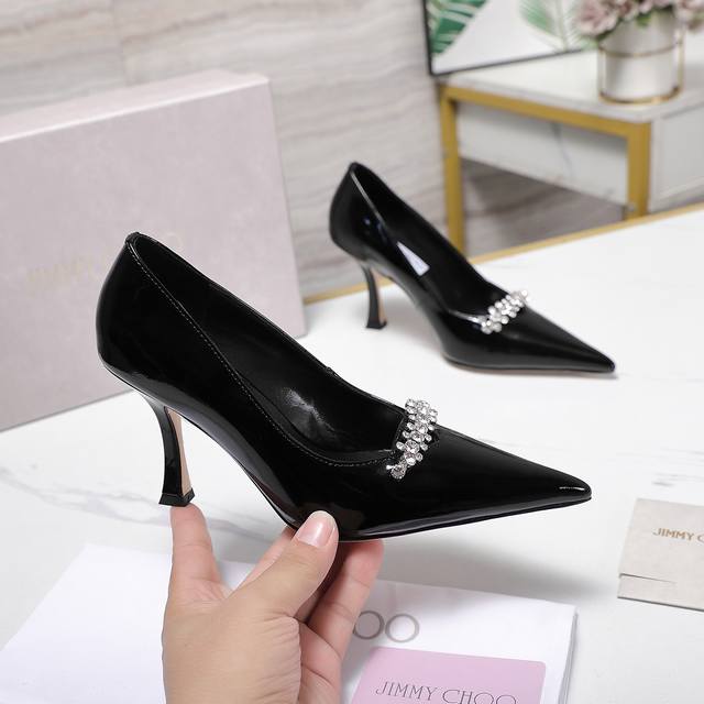 最高版本 Jimmy Choo｜吉米周经典春夏爆款蕾丝 水钻链条高跟鞋 -超级仙的一款啊！美得让人窒息！ 蕾丝给人以一种很神秘的感觉 朦胧看不清 不管是衣服还是