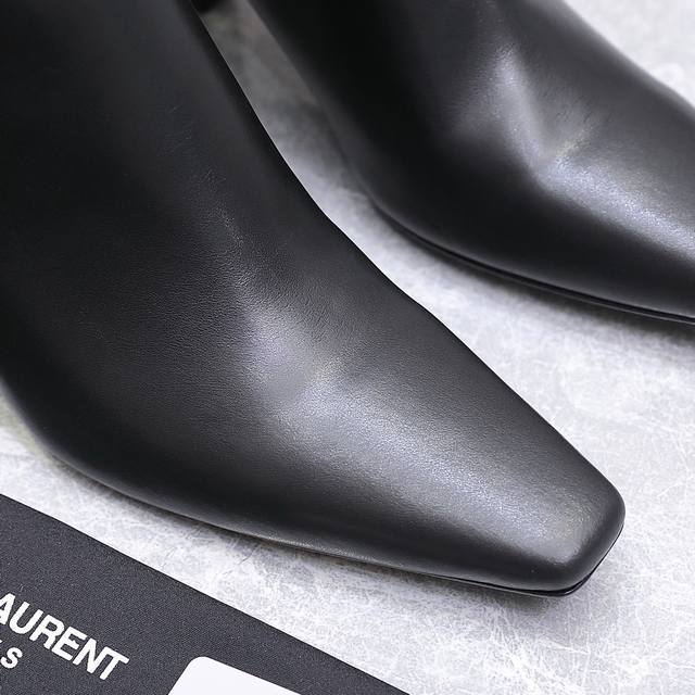 顶级品质 Saint Laurent Fw25 New Arrival～ Ysl圣罗兰2025秋冬新款一脚蹬长靴 鞋面：A级小羊皮 内里垫脚：羊皮 鞋底：意大利