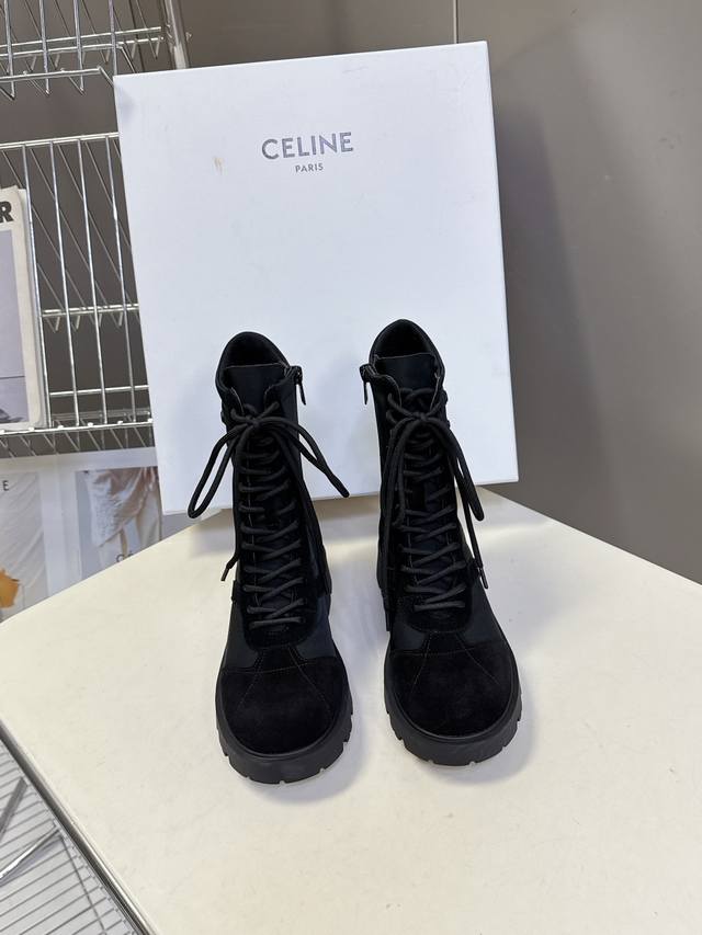 Celine思琳秋冬最新款复古风马丁靴 超多明星时尚博主同款 早秋力推单品！复古欧美风格 炸街必备单品 凯旋门Logo点缀 非常高端有气质 四季可穿的马丁靴、鞋