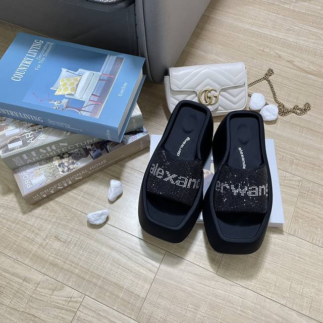 橙子出厂价 Alexander Wang 亚力山大王 经典款 水钻松糕厚底拖鞋 高跟凉拖鞋 底厚：9Cm 码数：34-41