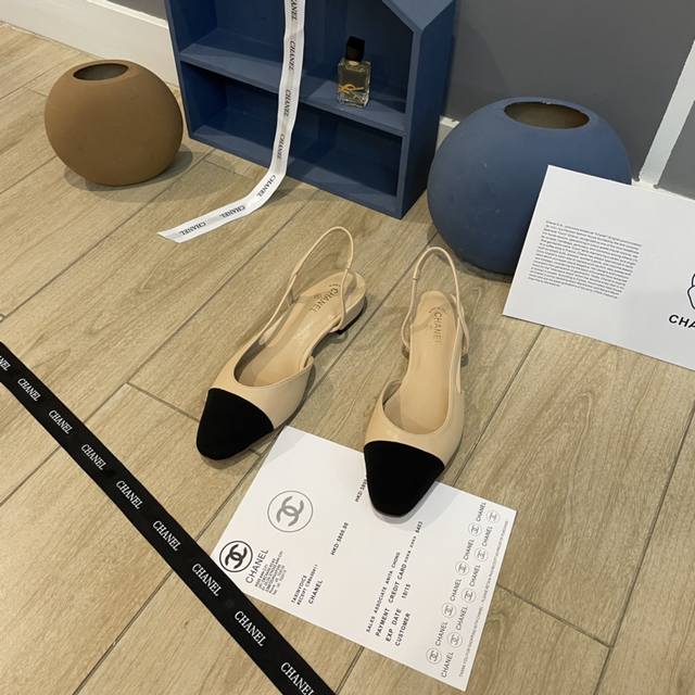 橙子出厂价 Chanel 香奈儿经典款 拼色包头小粗跟凉鞋 跟高：2.5Cm、7Cm 码数：34-40