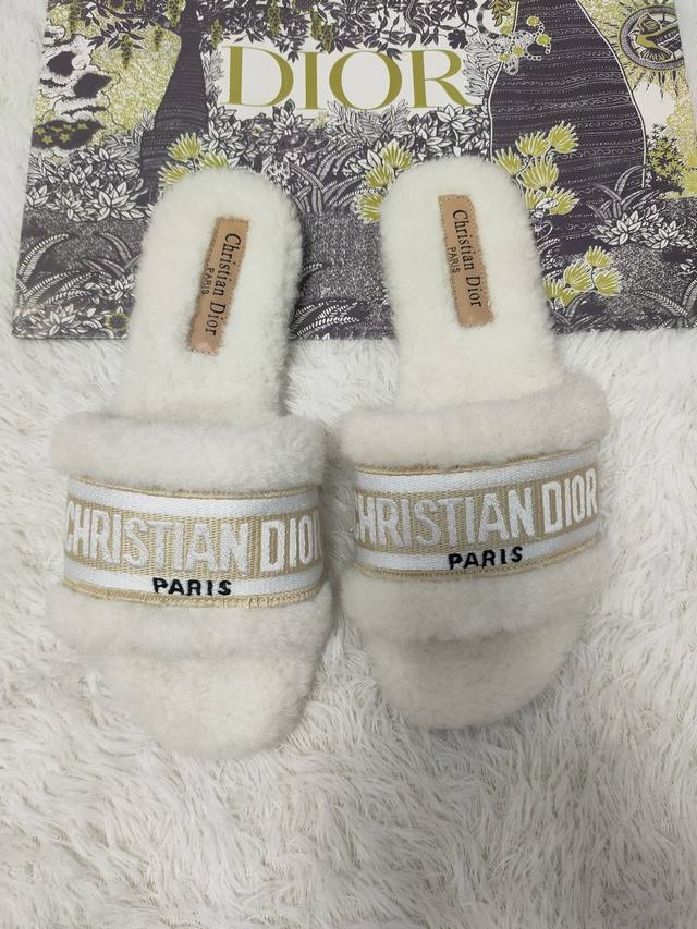 橙子出厂价 Dior 迪奥 秋冬新款 刺绣字母毛毛拖鞋 小红书毛拖新品 秋冬oot D迪奥 秋冬情侣穿搭 原版开模 代购版本 混种环保小羊绒 垫脚羊绒 私模意大