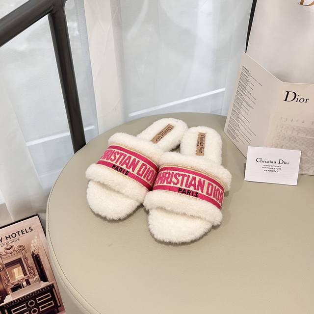 出厂： Dior 迪奥 顶级专柜 新款限定 官网上新 独家首发 迪奥 Dior 24Ss -羊毛拖 迪奥毛拖 Dior毛拖 Dior 小红书毛拖新品 秋冬oot